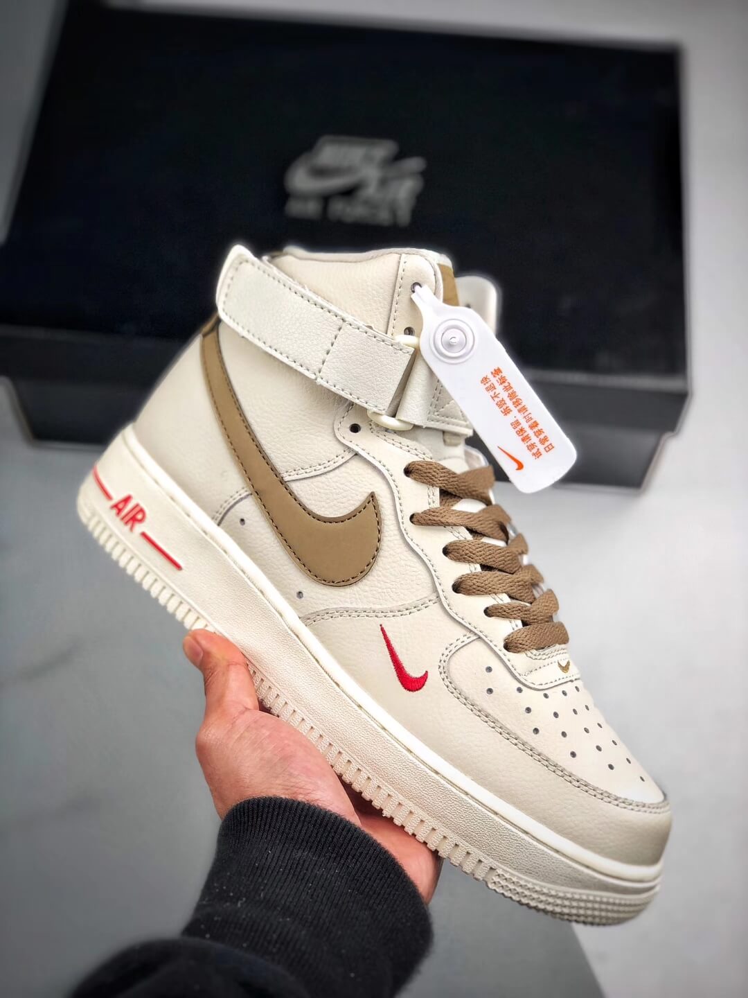 nike air force 1 with tag
