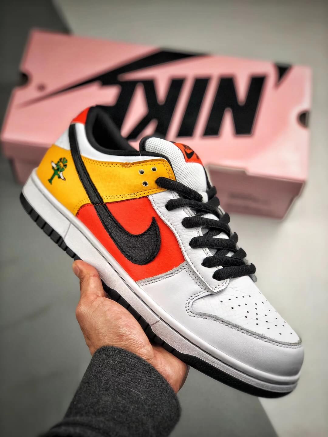 The Dunk Low Pro SB Raygun White Skateboard Shoes 1:1 Best Edition – The  Quality Replica Sneakers Supplier in China