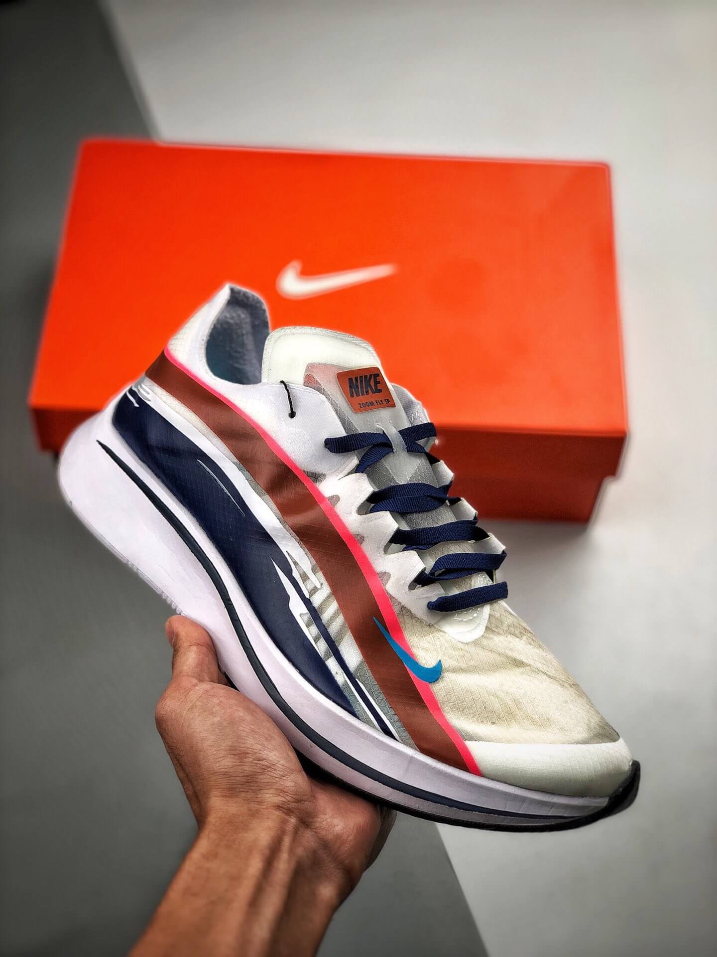 nike wmns zoom fly sp