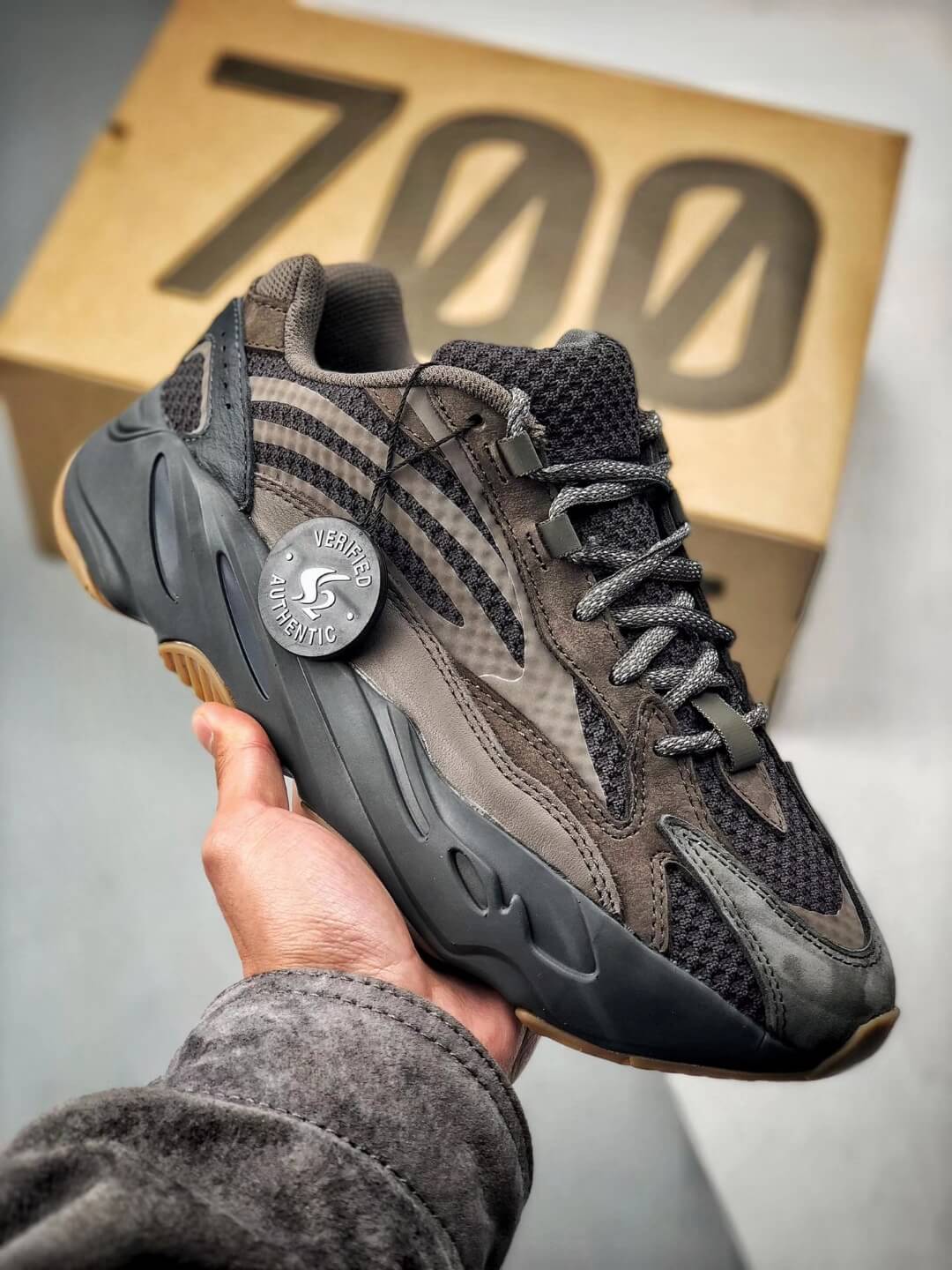 yeezy boots 700 v2